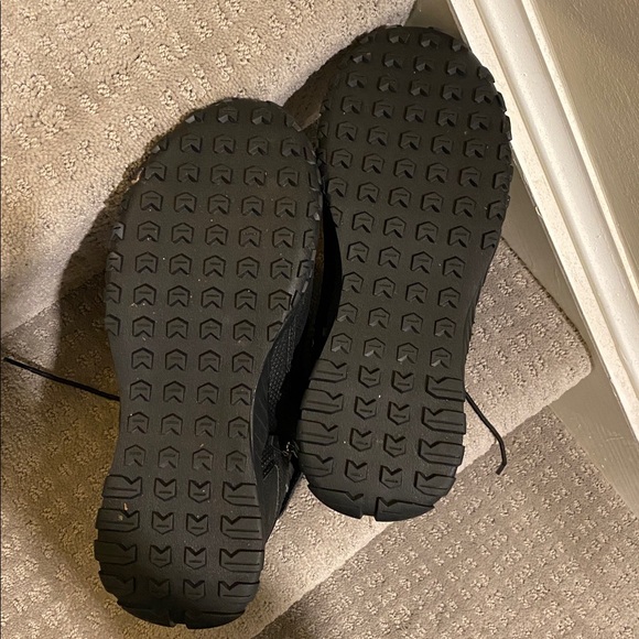 Very Gently Used Men’s Under Armour Valsetz Boots - Picture 6 of 10